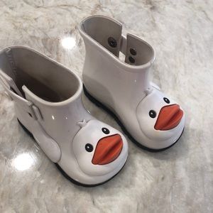 Mini Melissa white duck boot size 6